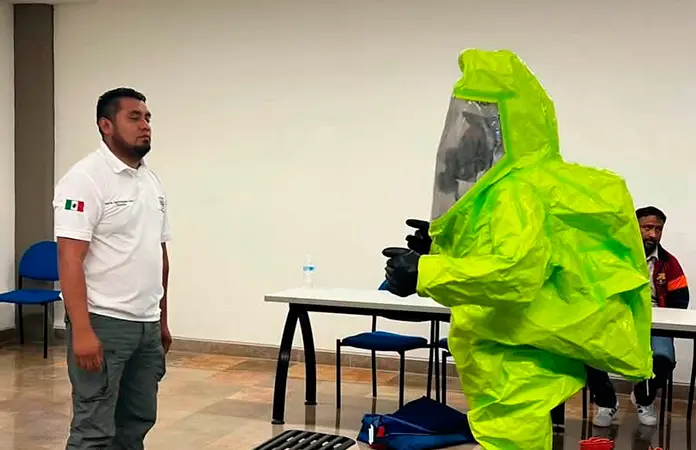 Taller de emergencias químicas a personal de Protección Civil