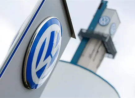 Volkswagen recortar&aacute; otros 50 mil empleos