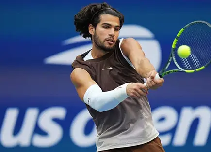 Carlos Alcaraz avanza a cuartos en US Open tras vencer a Tommy Paul Carlos Alcaraz avanza a cuartos en US Open tras vencer a Tommy Paul