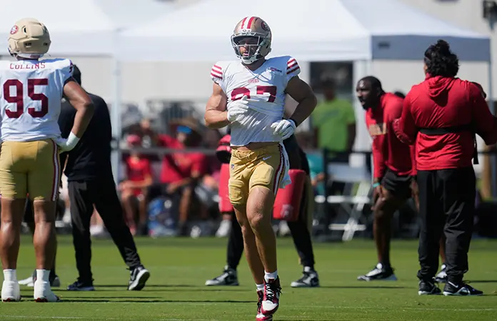 Aterrizan los 49ers en Melbourne