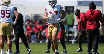 Aterrizan los 49ers en Melbourne