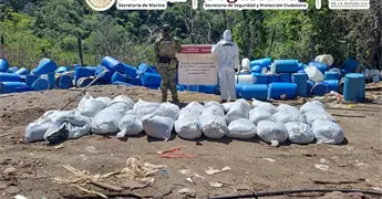 Desmantelan tres narcolaboratorios