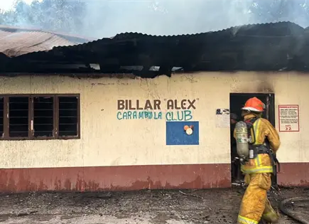 Fotos | Incendio consume un billar en Tamu&iacute;n