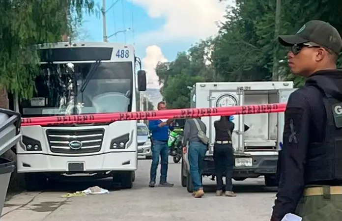 Joven se quita la vida en camión de personal