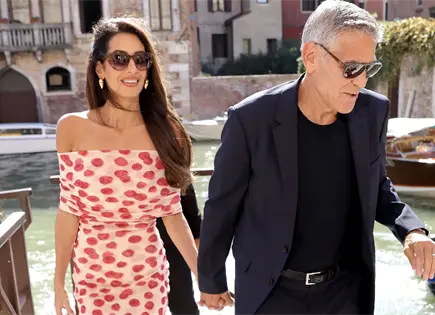 Amal Clooney acapara miradas con un diseño vintage en Venecia Amal Clooney acapara miradas con un diseño vintage en Venecia