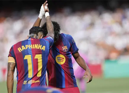 Barcelona aplasta al Valencia y se consolida en el liderato