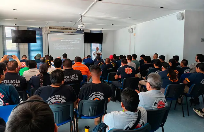 Capacitan a los bomberos en las fugas de gas