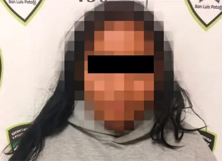 Mujer es arrestada por golpear a sus hijos