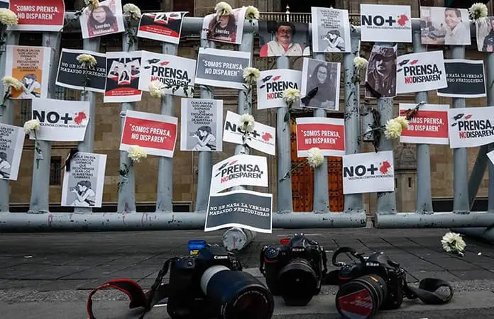 Periodistas, bajo fuegos cruzados Periodistas, bajo fuegos cruzados