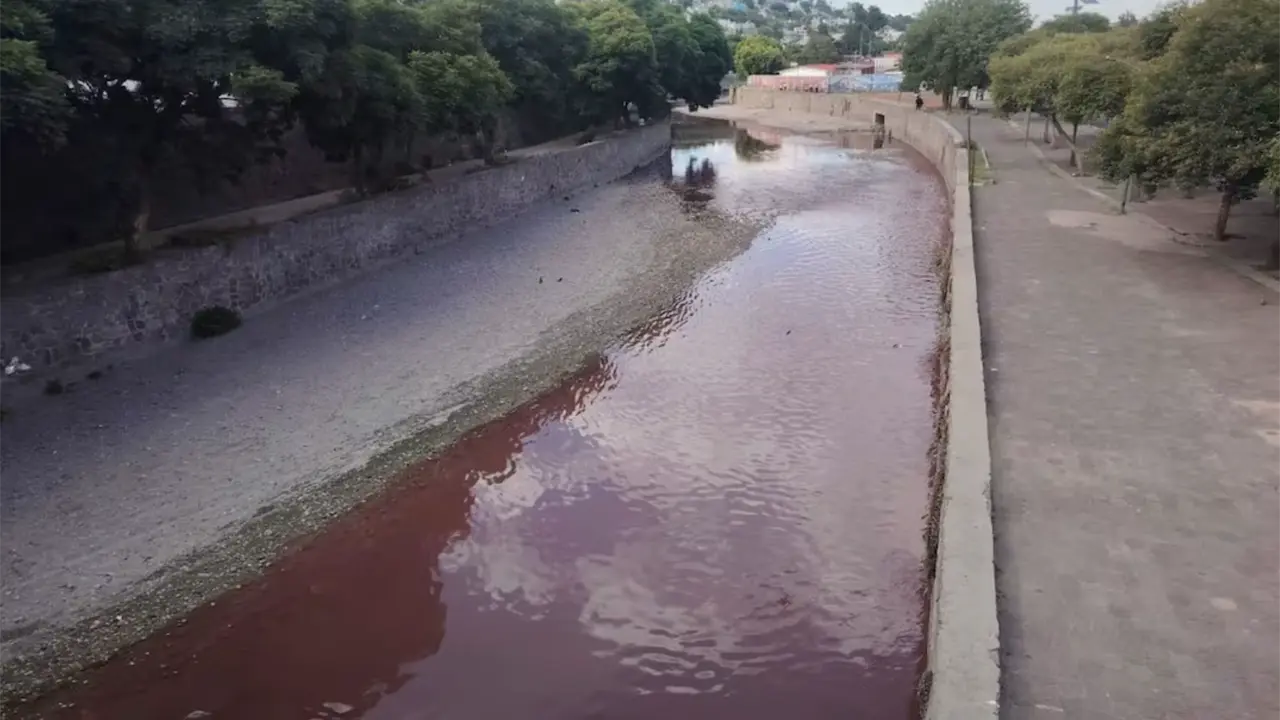Suspenden empresa textil por contaminar río Zahuapan en Tlaxcala