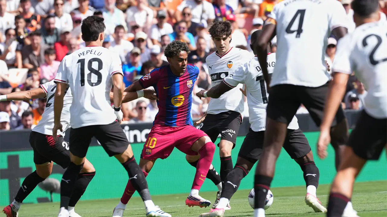 Barcelona arrasa 5-0 a Valencia y mantiene marca perfecta