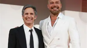 Gael Garc&iacute;a llama a j&oacute;venes a regresar a cines