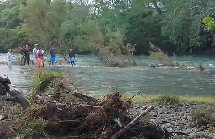 Hombre se ahoga en paraje de Axtla