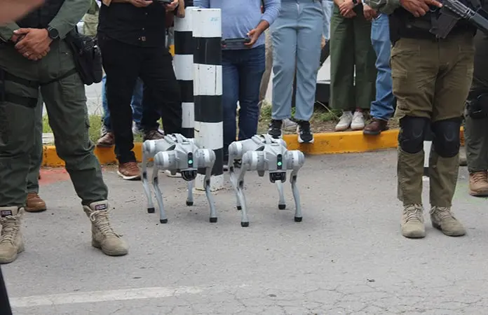 Perros robot apoyan en vigilancia de SLP Perros robot apoyan en vigilancia de SLP