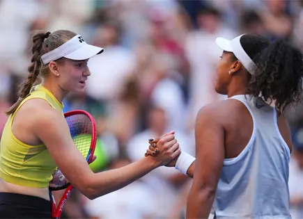 Rybakina vence a Osaka en octavos del US Open