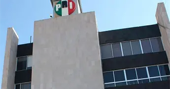 Gr&uacute;as retirar&aacute;n veh&iacute;culos mal estacionados en avenida Colosio