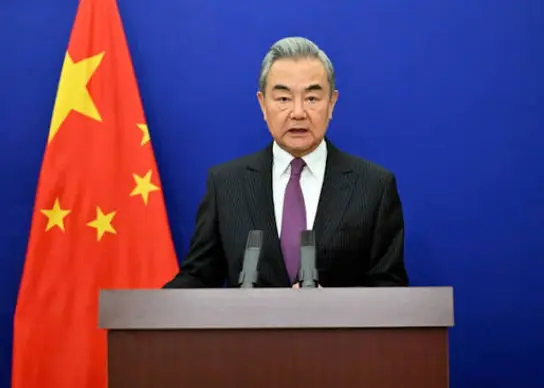 Wang Yi afirma que relaciones China y México no van contra terceros