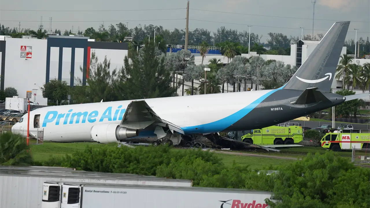 Accidente de avión carga Amazon en Miami deja cinco muertos