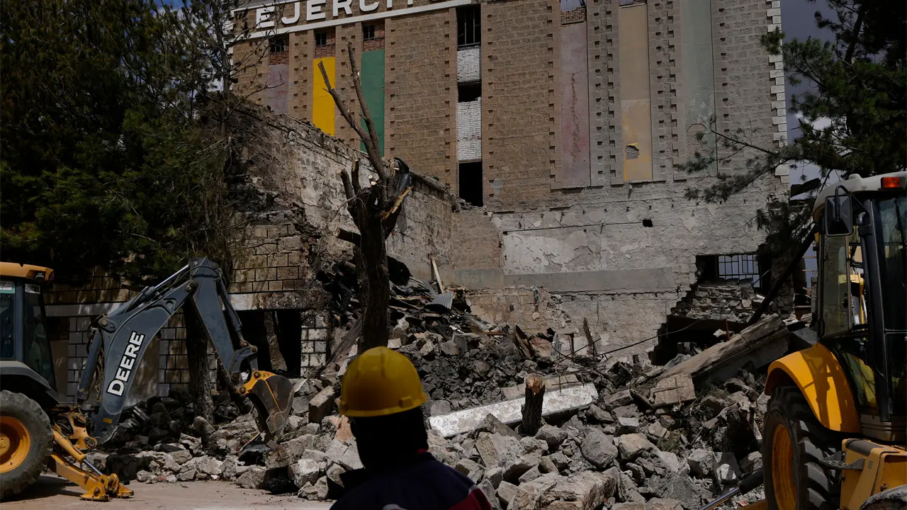 Bolivia declara duelo nacional tras explosión en cuartel de La Paz