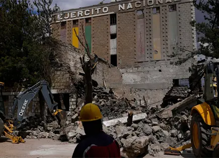 Bolivia declara duelo nacional tras explosión en cuartel de La Paz Bolivia declara duelo nacional tras explosión en cuartel de La Paz