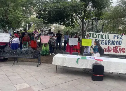 Comuneros wixaritari protestan por violencia y exigen seguridad en Mezquitic