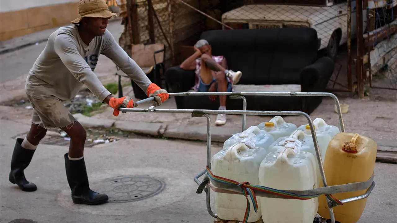 Cuba dice que no hay hoja de ruta en contactos con Estados Unidos tras cerco energético