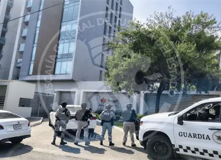 Fiscalía asegura nueve autos de lujo en San Pedro Garza García Fiscalía asegura nueve autos de lujo en San Pedro Garza García