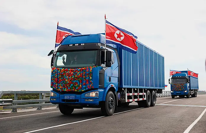 Rusia y Norcorea inauguran su puente
