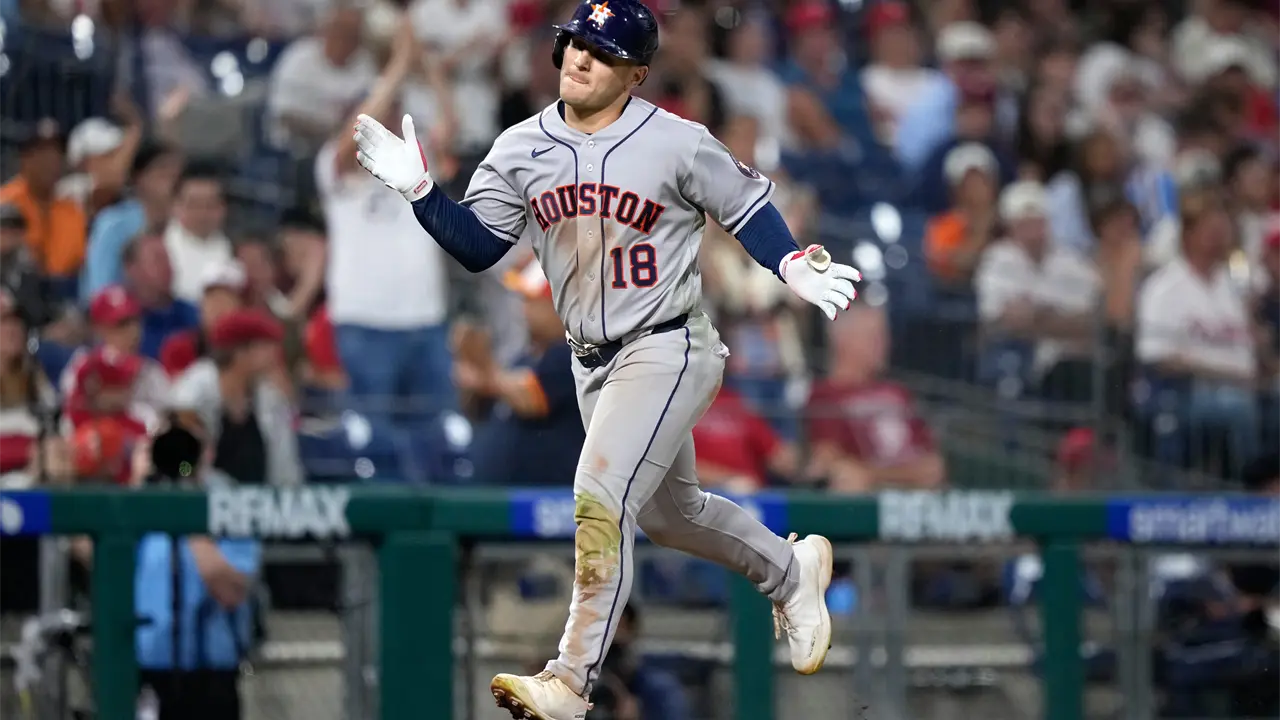 Astros ganan 6-5 a Filis con jonrones de Walker y Smith