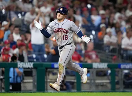 Astros ganan 6-5 a Filis con jonrones de Walker y Smith Astros ganan 6-5 a Filis con jonrones de Walker y Smith