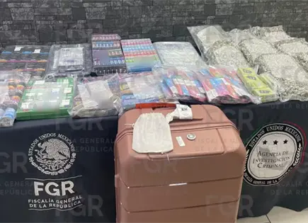 Detienen a pasajero con vapeadores y cigarrillos con marihuana Detienen a pasajero con vapeadores y cigarrillos con marihuana