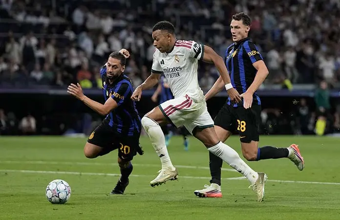 El Madrid y el City inician con triunfo