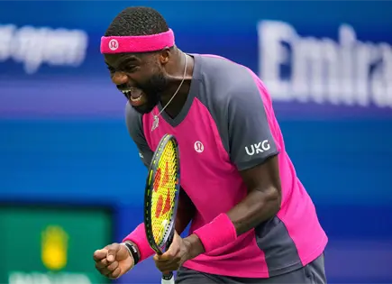 Frances Tiafoe avanza a semifinales del US Open tras gran remontada Frances Tiafoe avanza a semifinales del US Open tras gran remontada
