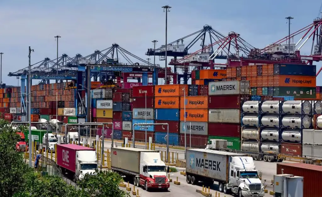 Gobierno federal va por embargar mercancía importada