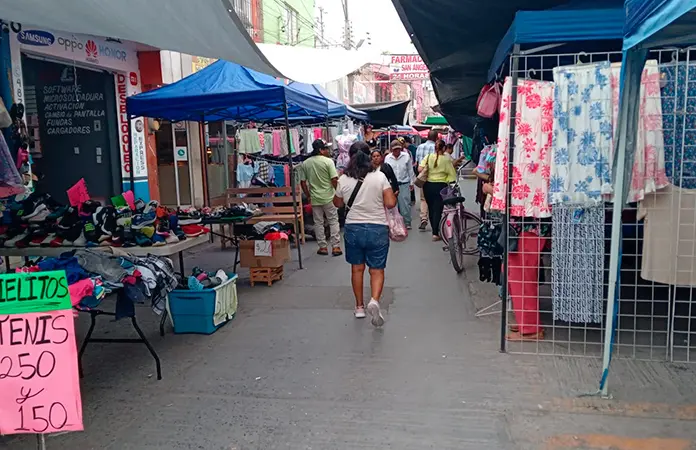 Ligero repunte de ventas reportan comerciantes