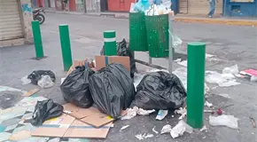 Piden instalar contenedores en el tianguis