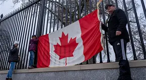 Se intensifica guerra comercial Canadá - EEUU