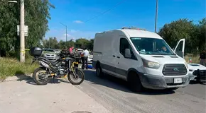 Fallece hombre al caer de su moto