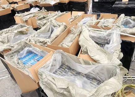 Ocultaban 8.7 millones de cigarros ilegales en cargamento de papel