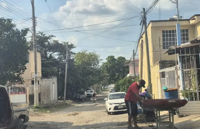 Herrero usa la calle como su taller