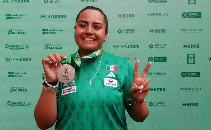 Dafne Quintero destaca con plata en Copa del Mundo de Tiro con Arco