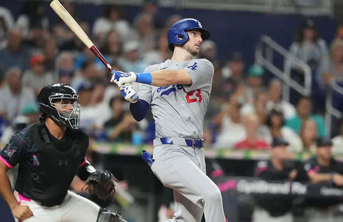 Suman Dodgers 8 triunfos seguidos