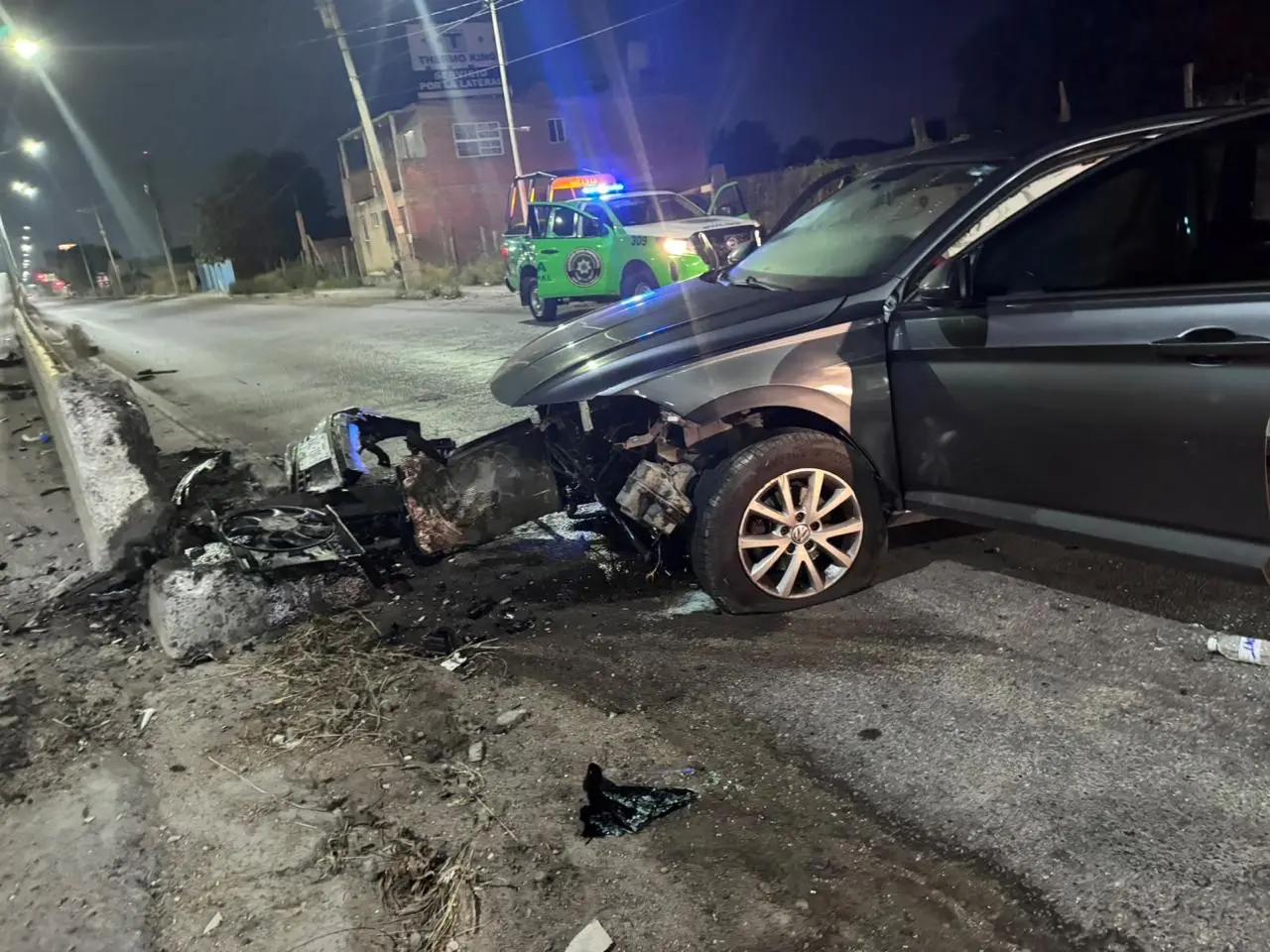 Conductor resulta lesionado tras choque en puente Rivera