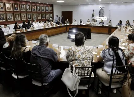 Gobernadora interina de Sinaloa se reúne con buscadoras de seis municipios Gobernadora interina de Sinaloa se reúne con buscadoras de seis municipios