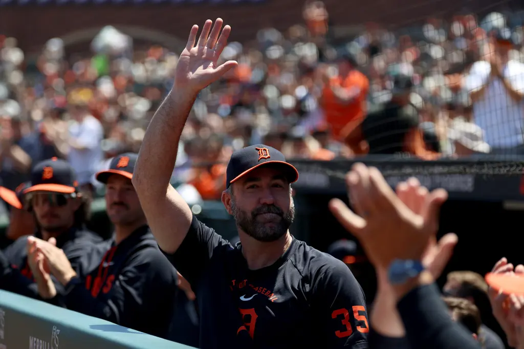 Justin Verlander progresa para lanzar con Tigers en Detroit