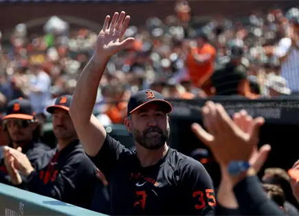 Justin Verlander progresa para lanzar con Tigers en Detroit Justin Verlander progresa para lanzar con Tigers en Detroit