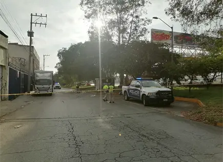 Localizan a persona sin vida en puente peatonal de Salvador Nava