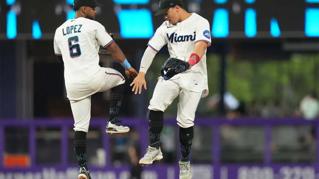 Marlins de Miami remontan y vencen a Angelinos 4-3