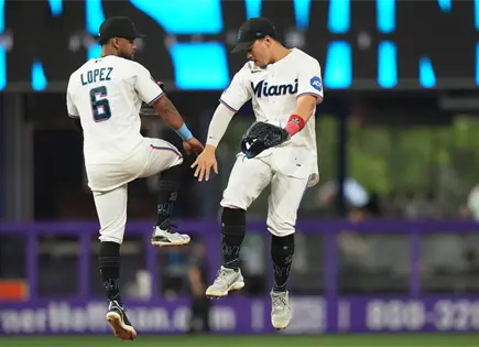 Marlins de Miami remontan y vencen a Angelinos 4-3