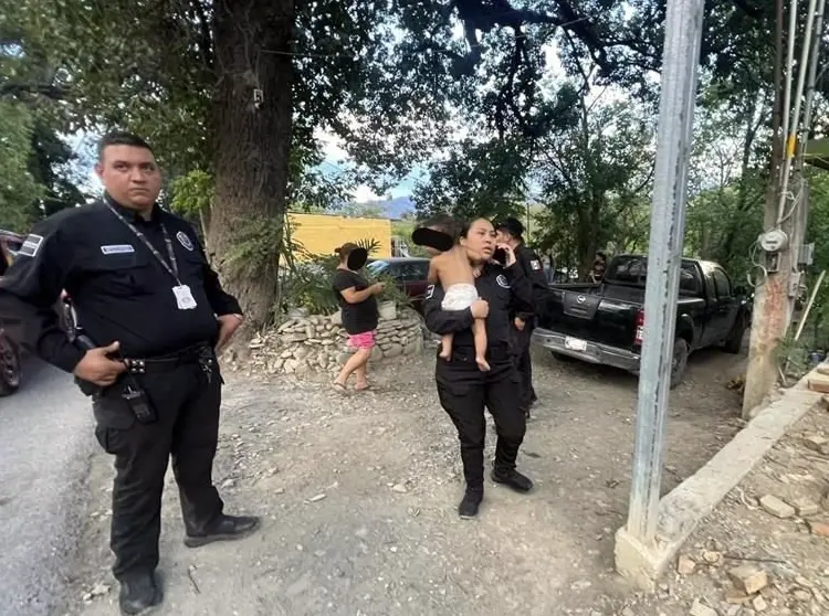 Abandonan a bebé de un año en cabaña de Nuevo León